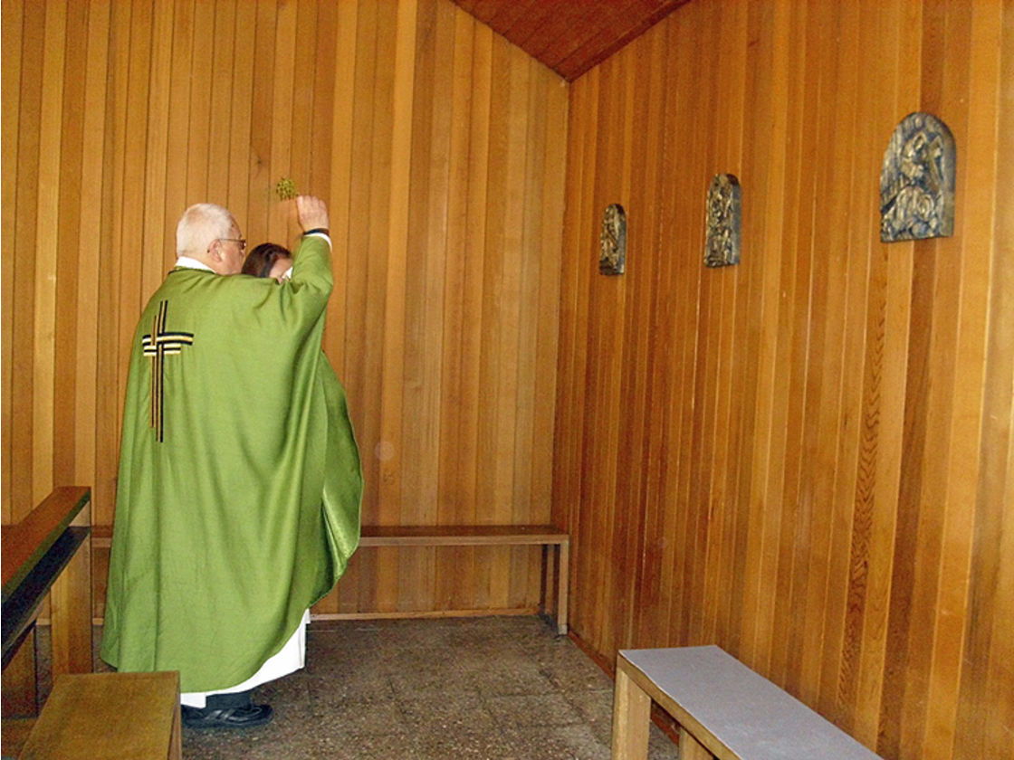 St. Elisabeth in Bad Emstal/Merxhausen (Foto: Karl-Franz Thiede)